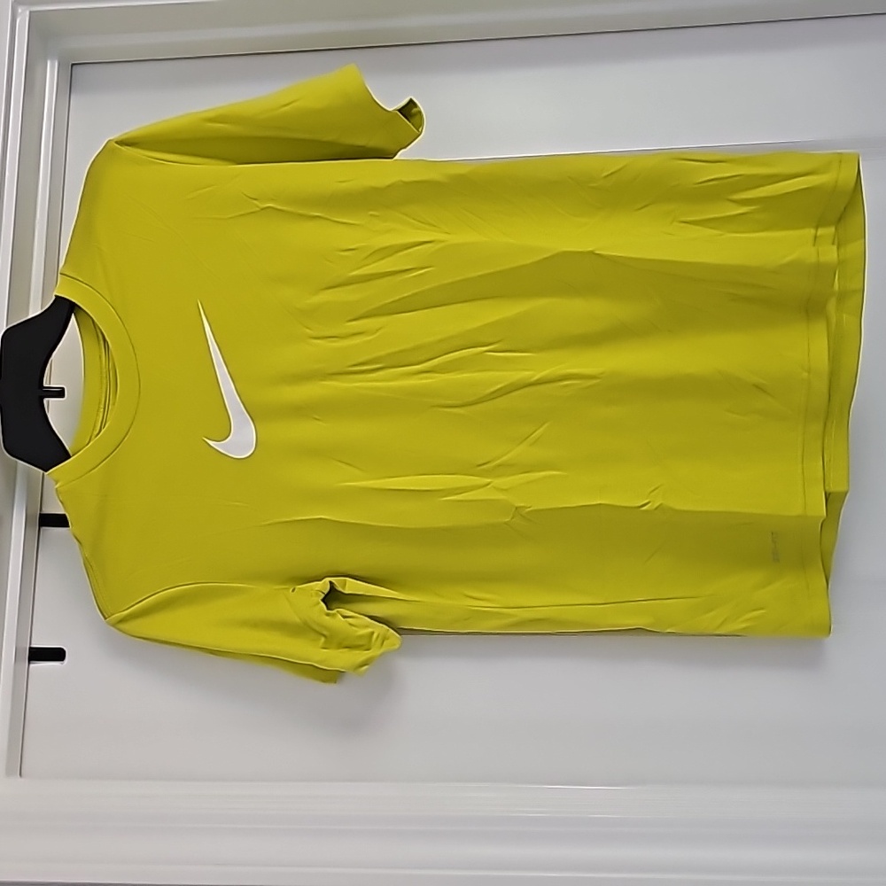 Women's Nike Tshirt